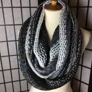 ❤️Apt. 9 Black, Gray & White Infinity Scarf!